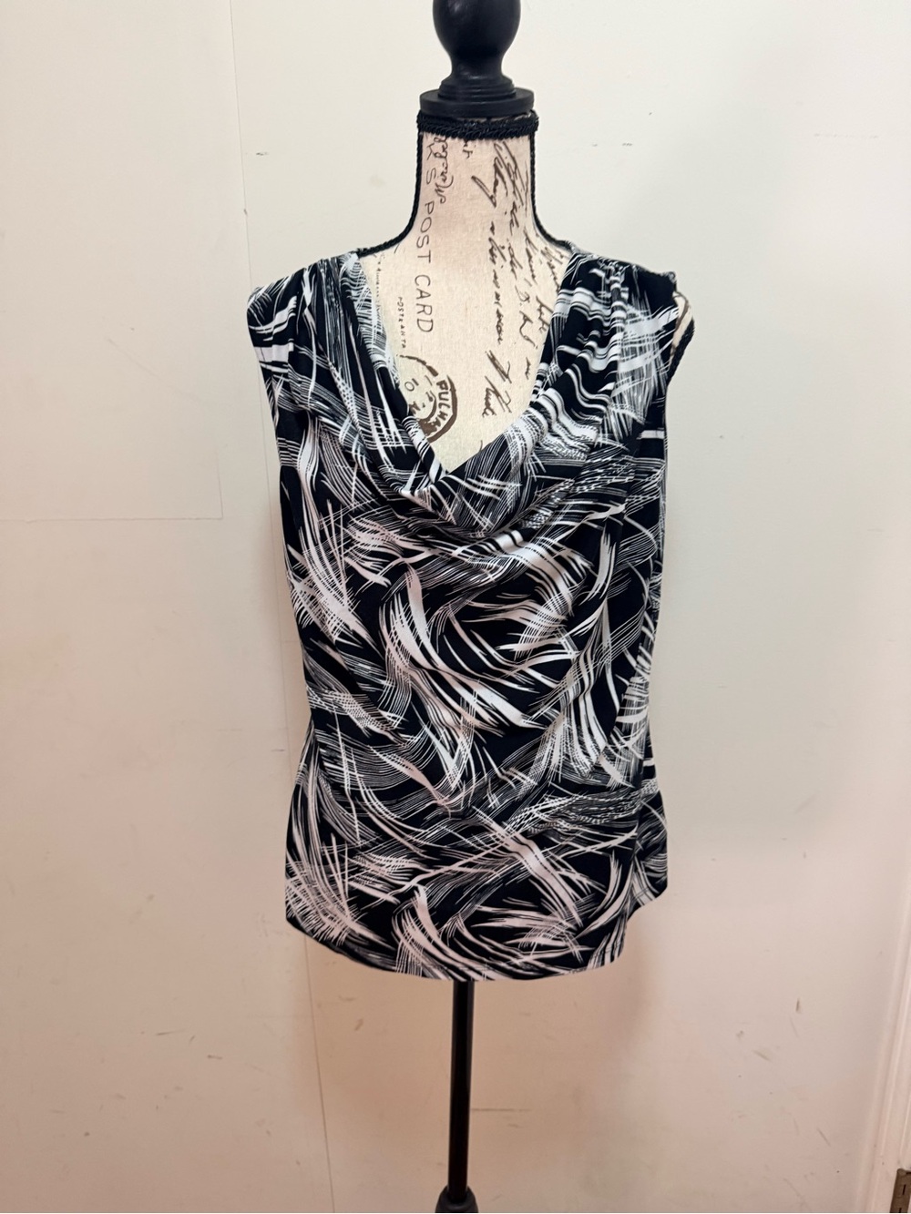 Jones Studio Black & White Cowl Neck Sleeveless Camisole